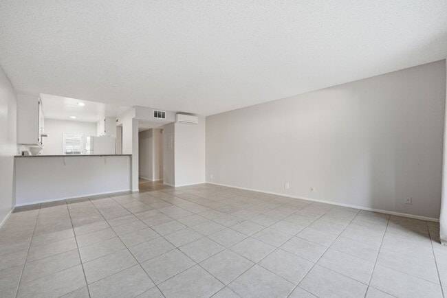 Photo - Cozy One Bedroom with Laundry and Patio!