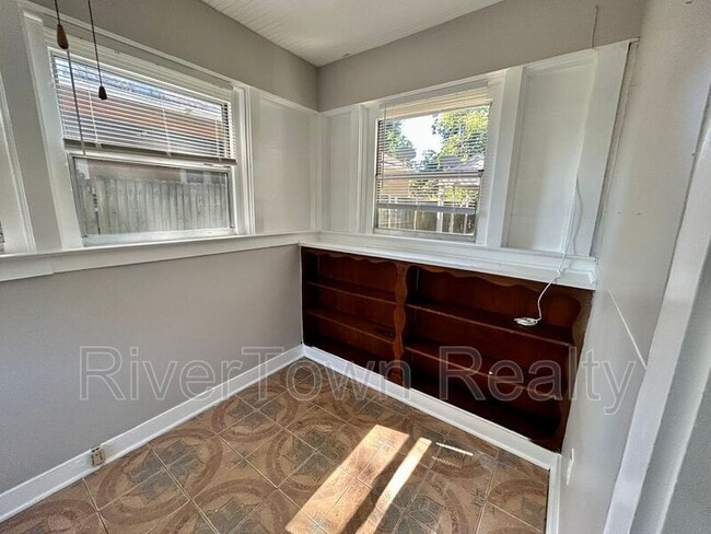 Photo - 2407 Larose Ave