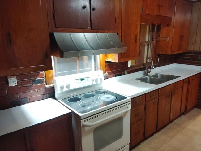 Photo - Vintage 2 Bedroom home near downtown Lake City