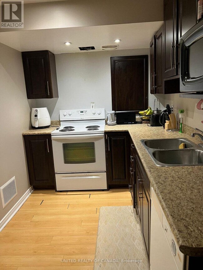 Photo - 108 Maroon Dr