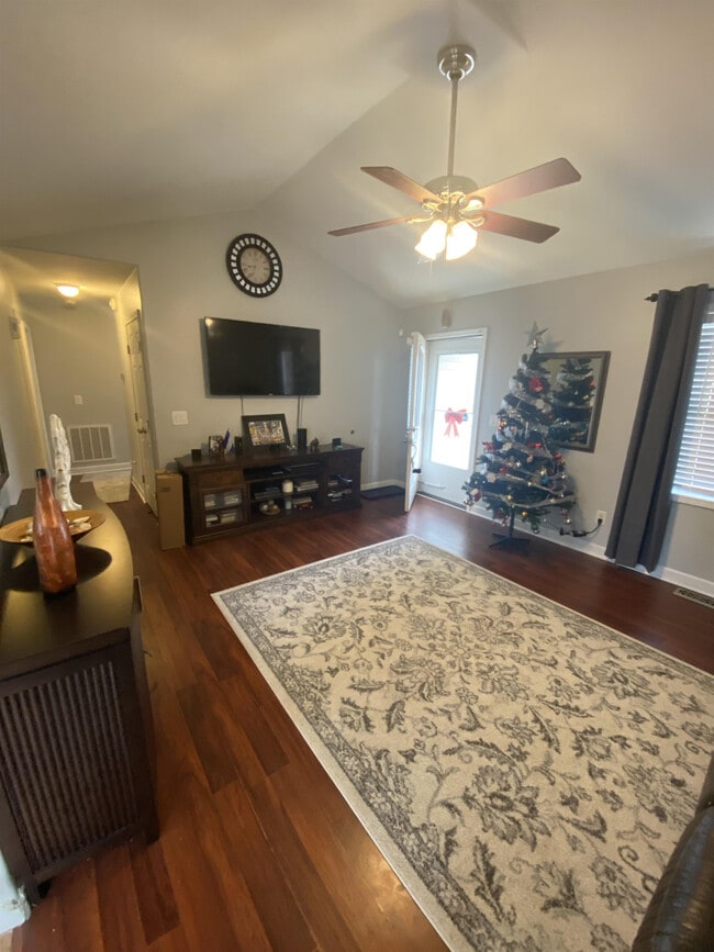 Photo - 149 Saige Ct