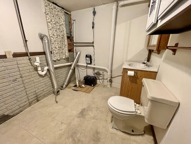 Photo - 105 Colony Dr