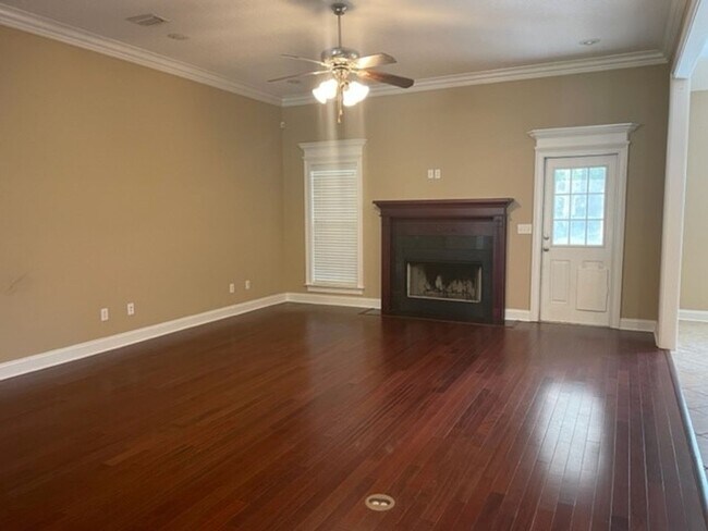 Photo - 4BD/2.5B Home in Grove Point!