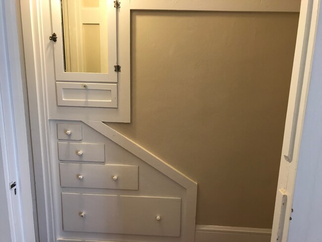 Photo - 2415 Hilgard Ave