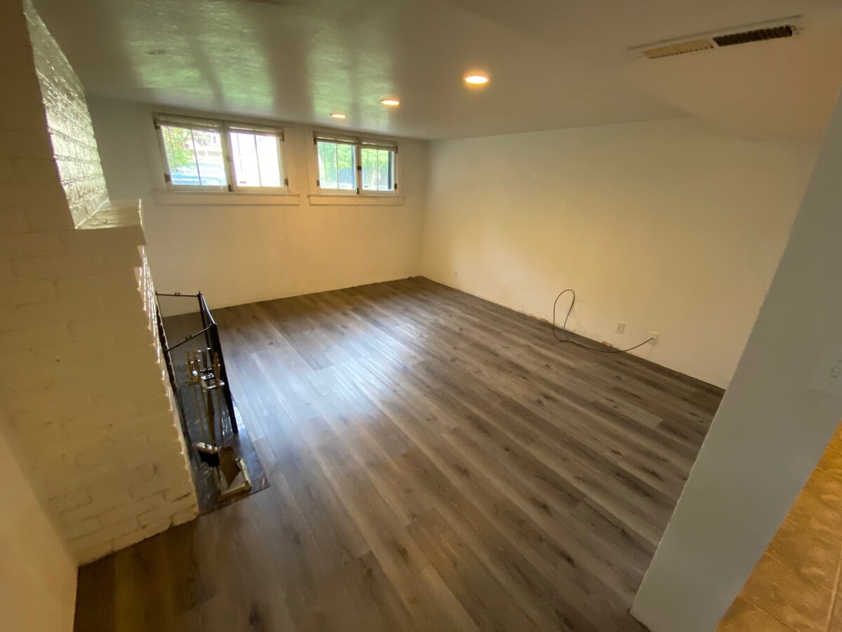 Livingroom - 404 NW A St Unit #B