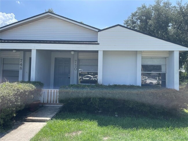 750 Zella Ln