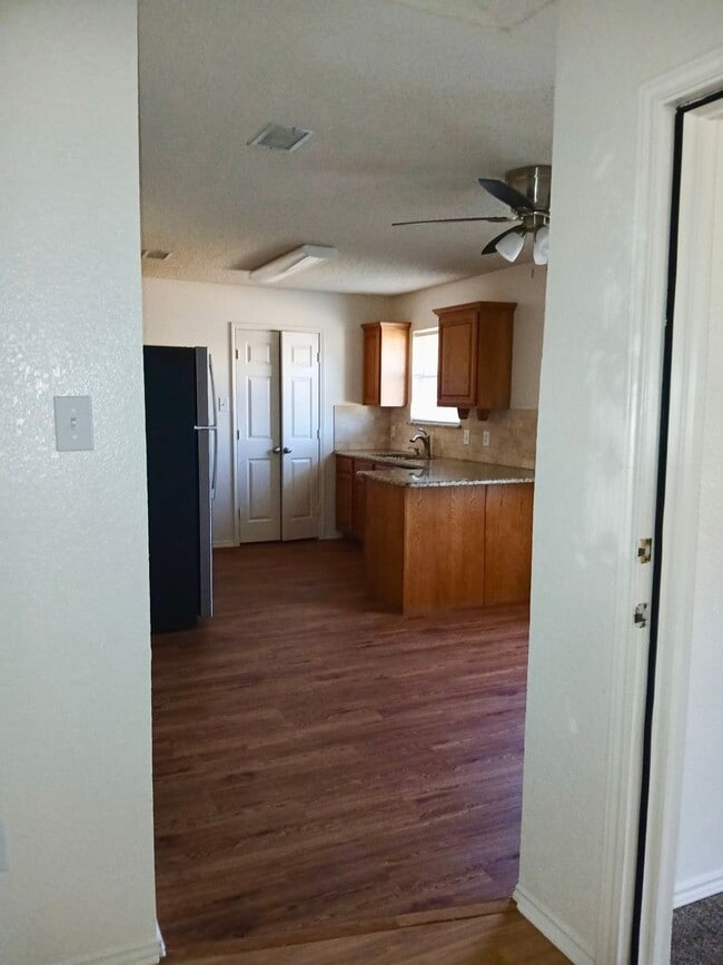 Photo - 3 bedroom single-family in Burleson ISD