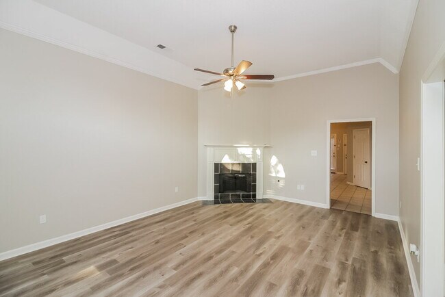 Photo - 600 W Ashley Glen Cir