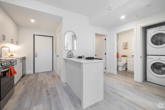 1BR, 1BA - 636SF - Kitchen