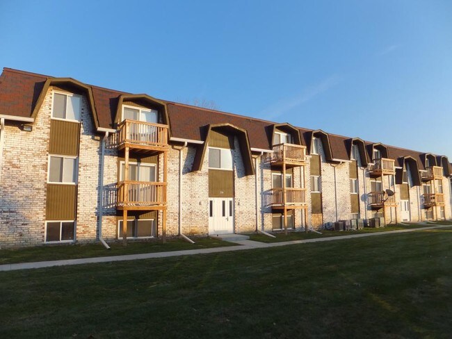 Apartments For In Toledo Oh Com Five Points Courtyard Apartments