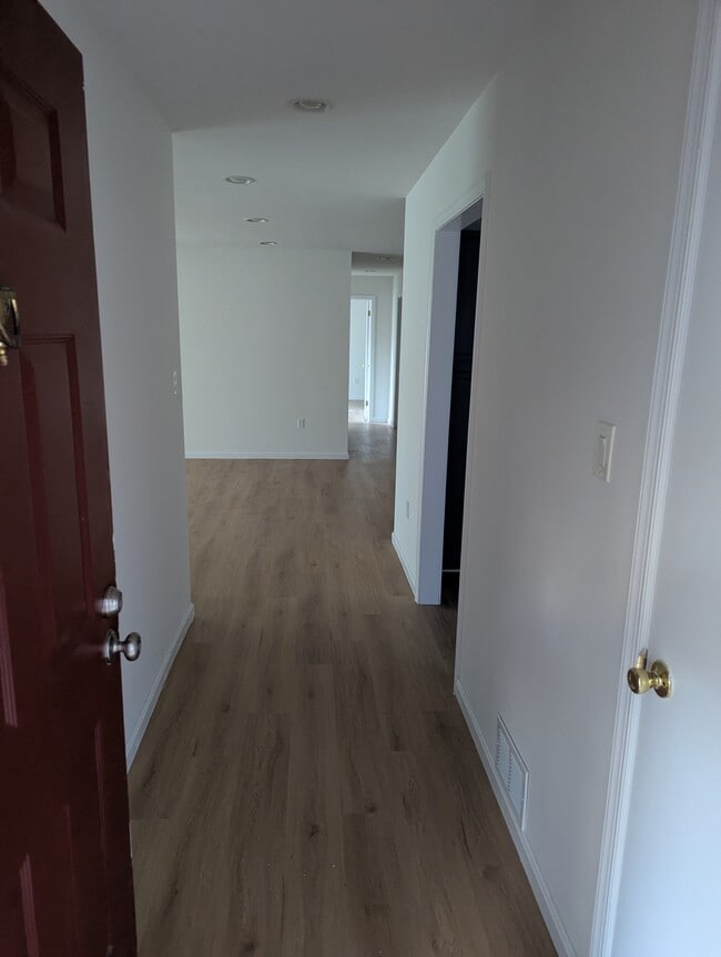 Photo - 28 Windbrooke Cir