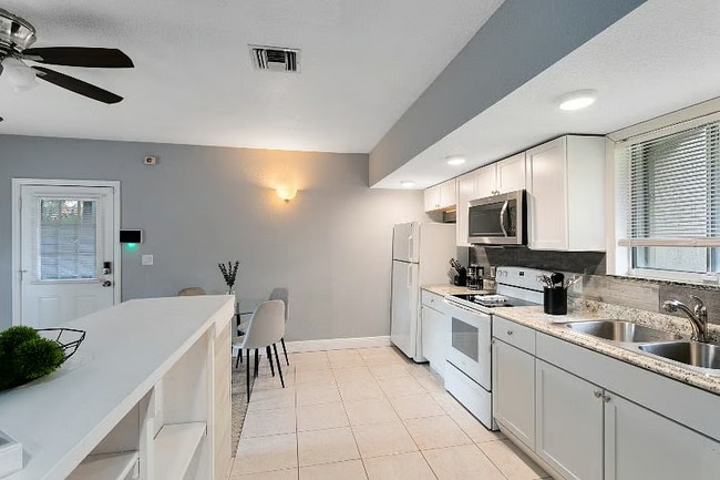 Photo - 2616 S Crystal Lake Dr Unit C