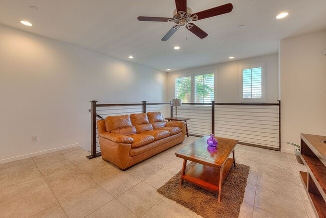 8872 Maple Ave Unidad C