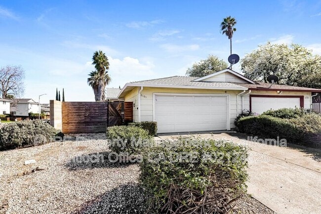 Photo - 2101 Banyan Way