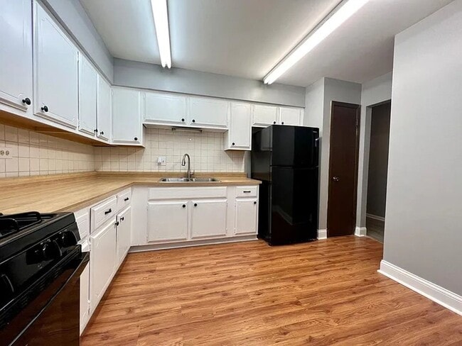 Photo - 415 S Lombard Ave
