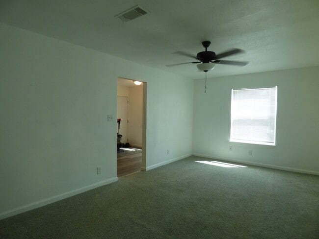Photo - 811 Texas Ave
