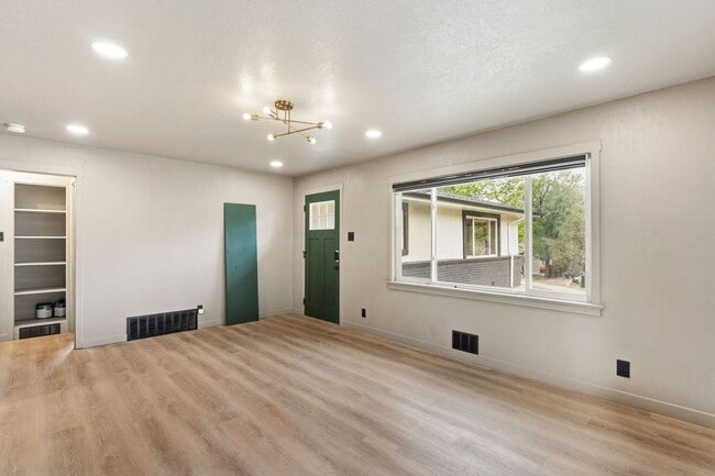 Photo - 405 Wilhelmia Ave