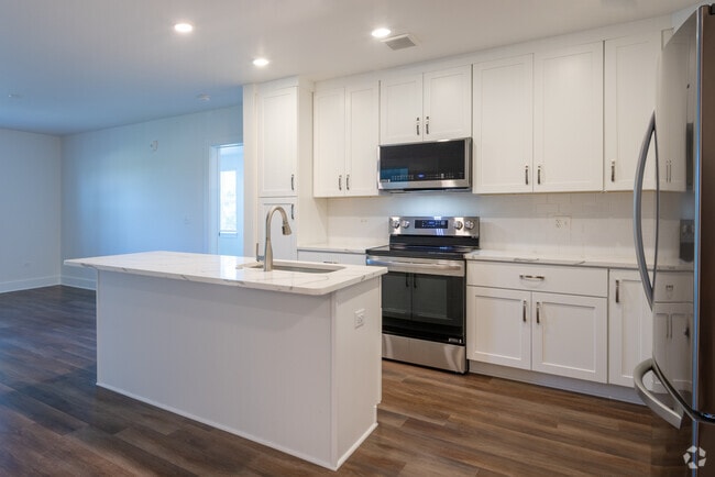 2BR, 2BA - 1104SF - Kitchen