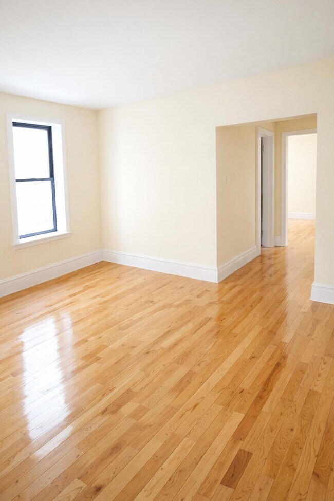 Photo - 609 W 196th St Unit 1E