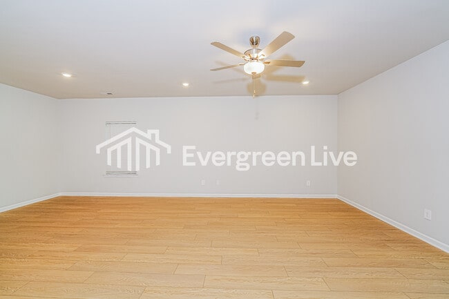 Photo - 152 Fenwick Pl