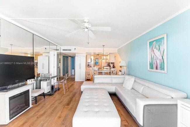 Building Photo - 201 E Ocean Dr Unit 0 Rental