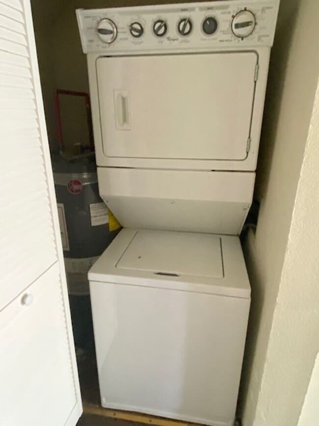 Photo - 2 BEDROOM CONDO BY UNT