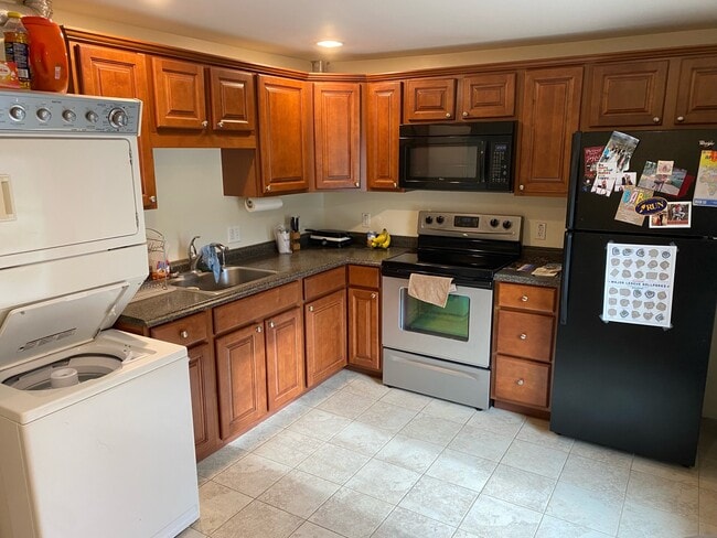 Kitchen - 49 Eaton Ave Apartments Unit #2