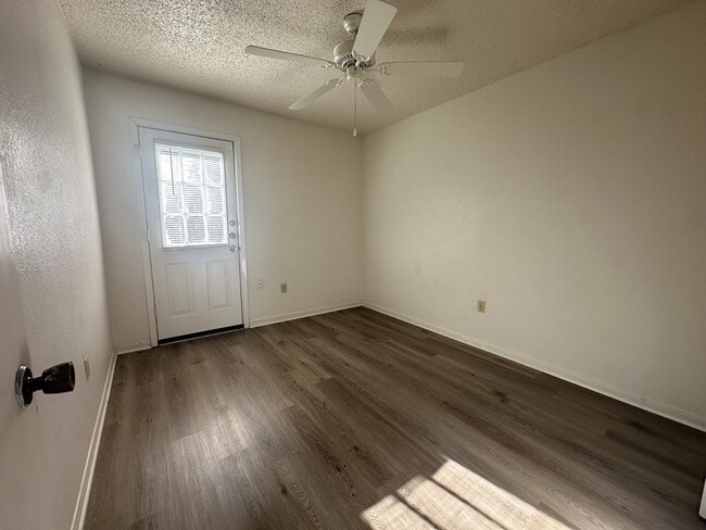 Photo - 811 N 5th St Unit 811 N 5th Street