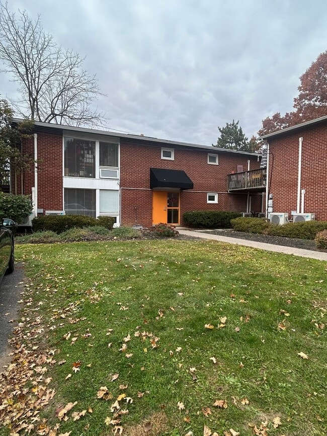 Photo - 256 S Corl St