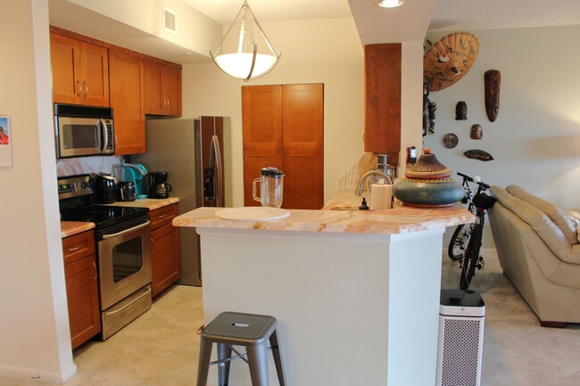 Photo - 1000 Scotia Dr Unit 605