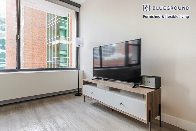 Photo - 21 E Chestnut St Unidad FL18-ID1377