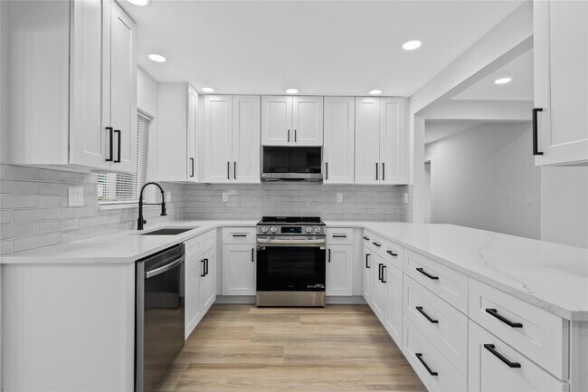 Photo - 333 NE 24th St