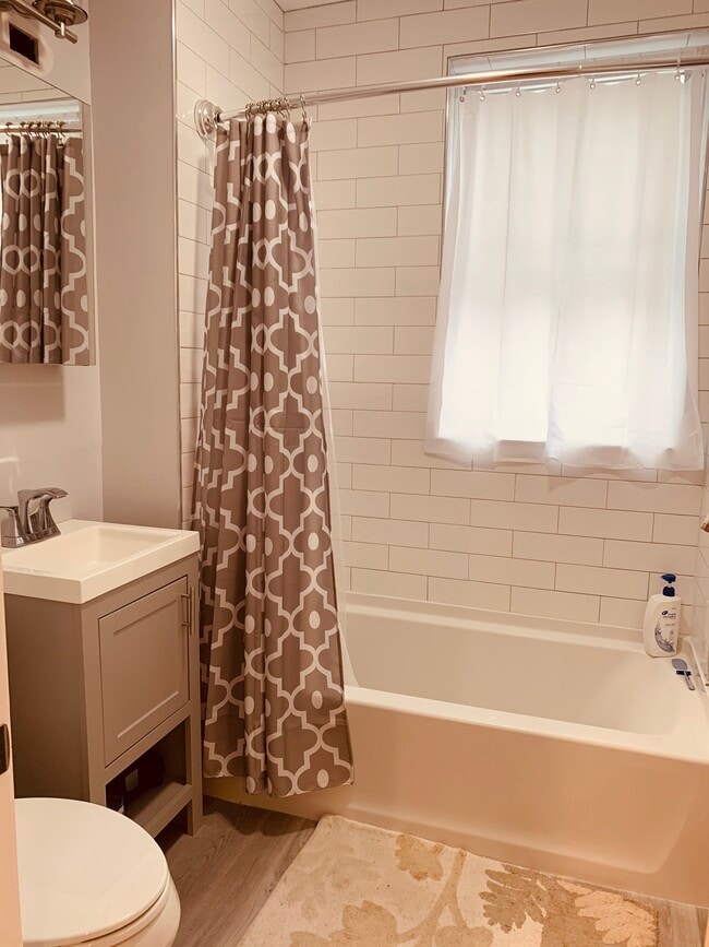 Photo - 23 Pratt St Unit 1