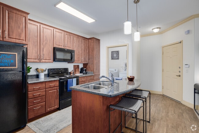 1BR, 1BA - 749SF - Kitchen