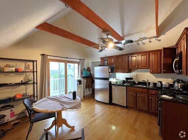 Building Photo - 28 Mount Vernon St Unit 3 Rental