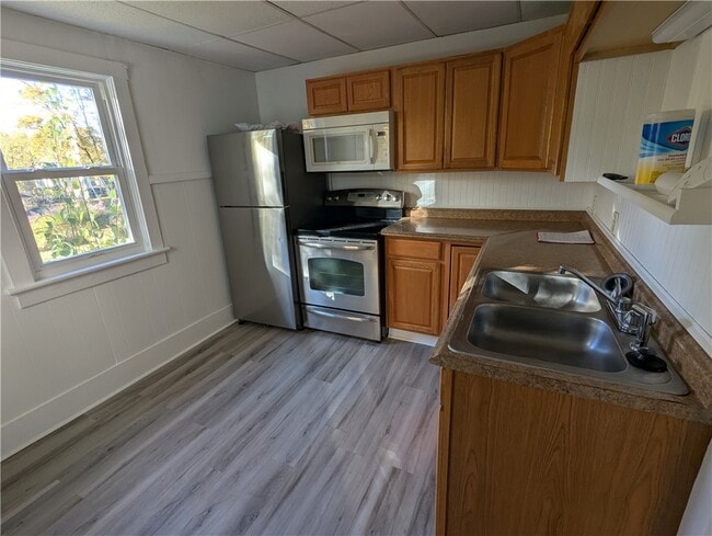 Photo - 250 North Ave