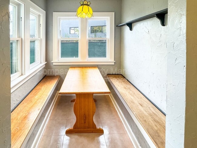 Photo - 40 Page St NE