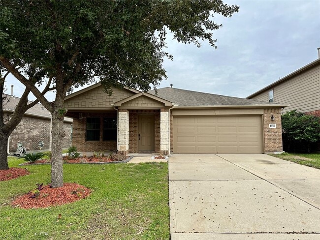Building Photo - 8018 Clover Leaf Dr Rental