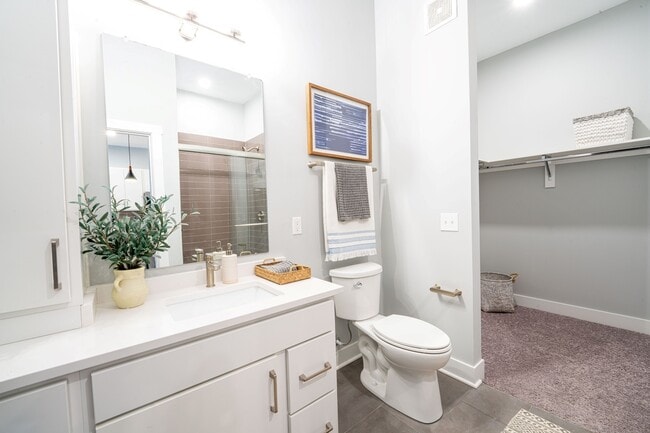Quarry Trails Model Bathroom & Closet