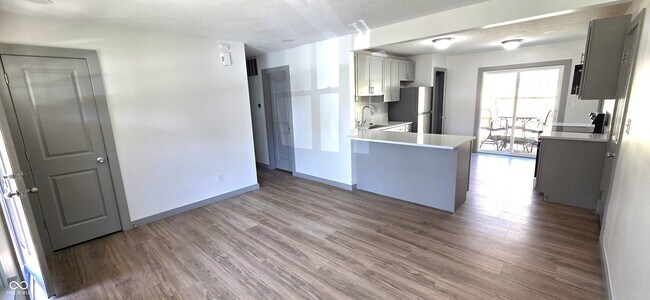 Photo - 8421 Banyan Ln