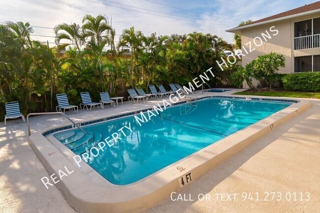 Photo - 2121 Wood St