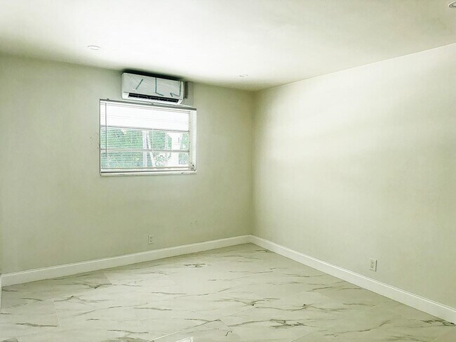 Photo - 425 SW 18th Ave