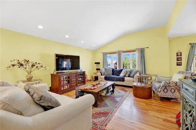 Photo - 24 Purdue Ct Unit 1