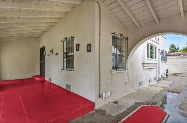 Photo - 4126 S Bronson Ave
