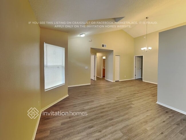 Photo - 176 Edgewater Cir