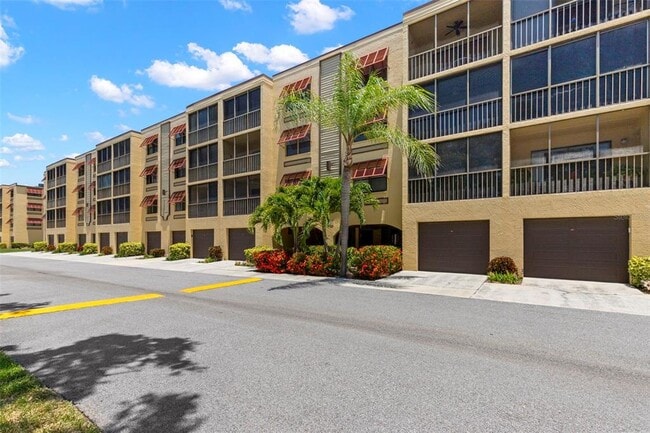 Photo - 5817 Park St N Unit 406