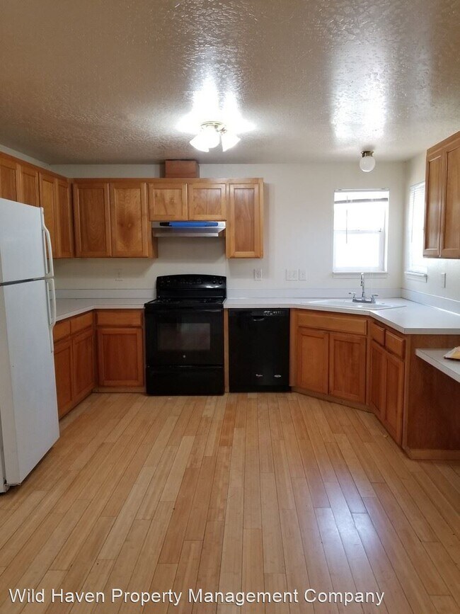 Photo - 3 br, 1.5 bath House - 929 S. School St - ...