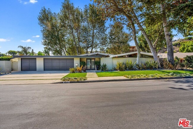 Photo - 6225 Frondosa Dr