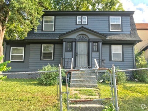 Building Photo - Lovely 3 Bedroom Home