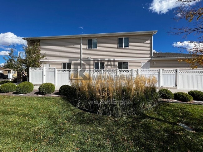 Photo - 203 E 6th St Unit 4